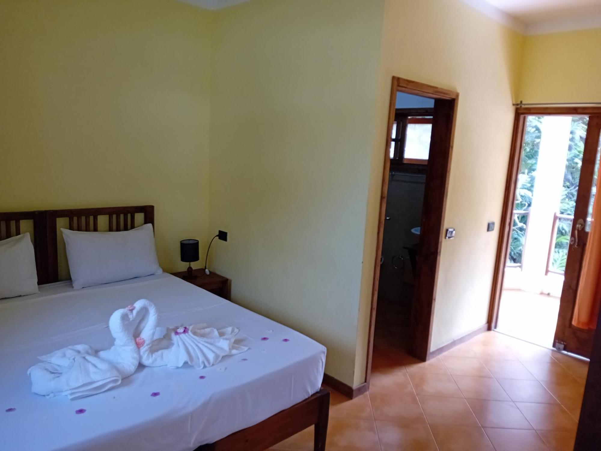 Hotel Oasis Paul Residencial Esterno foto